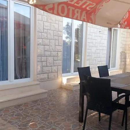 Apartments Duce Daire *
