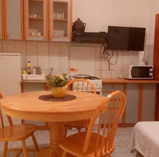 Apartments Duce شقة Duće