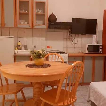 Apartments Duce 아파트 Duće